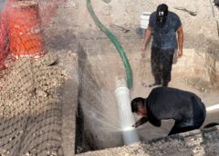 TRABAJA COMAPA EN INTERCONEXIÓN DE TUBERÍA EN EL FACC. PUENTE NORTE