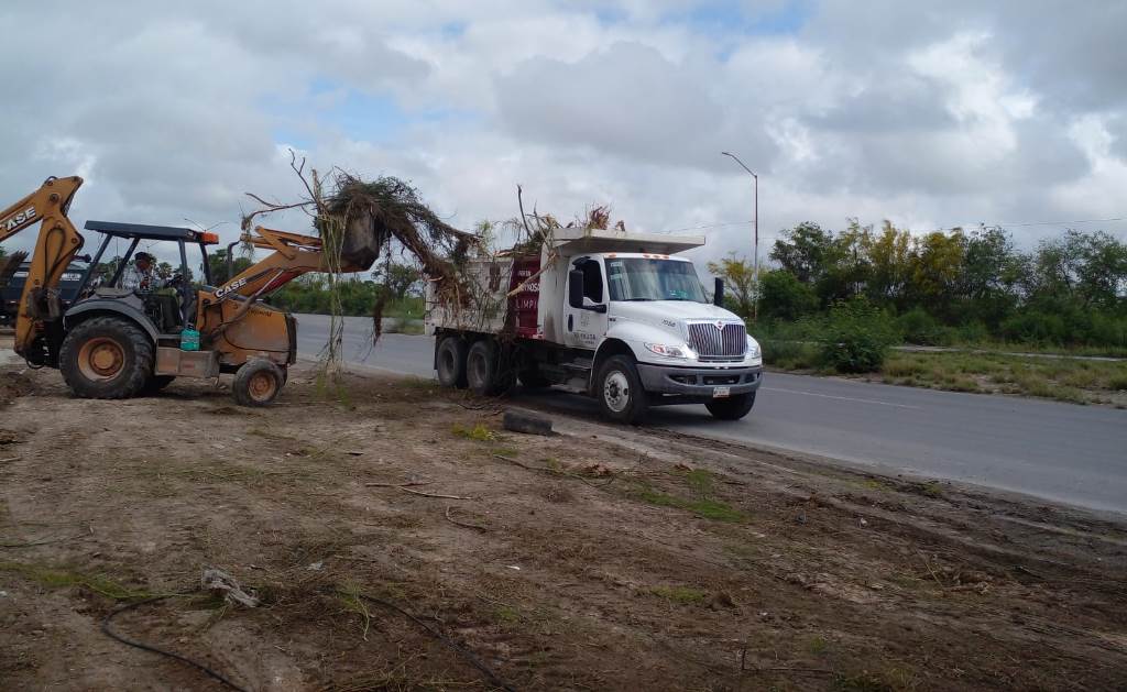 INTENSIFICÓ GOBIERNO DE CARLOS PEÑA ORTIZ PROGRAMA PERMANENTE DE DESAZOLVE DE DRENES Y CANALES