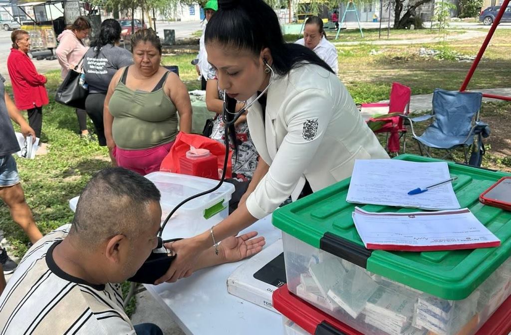 LLEGÓ “ATENCIÓN MÉDICA EN TU COLONIA” A HACIENDA LAS BUGAMBILIAS